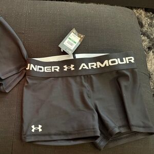 Girls Under Armour Shorts Youth Large (2 pairs)